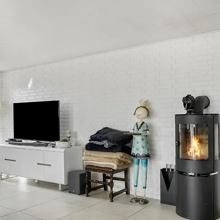 بيت للعطل 4 Bedroom Beautiful In