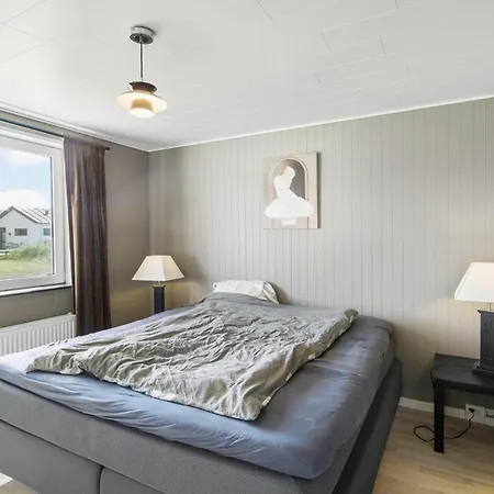 بيت للعطل 4 Bedroom Beautiful In *