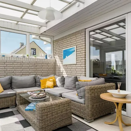4 Bedroom Beautiful In بيت للعطل